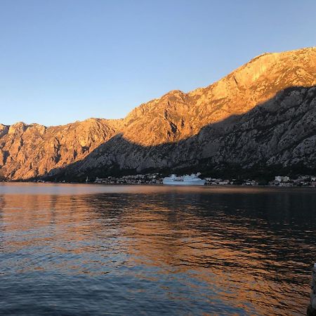Palazzo Sbutega Panzió Kotor Kültér fotó